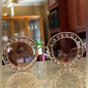 Authentic Gucci Sunglasses w/ box! ‘L'aveugle Par Amour’ 💖